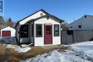 Bungalow for Sale, 1122 7 Avenue, Wainwright, AB