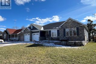 Bungalow for Sale, 494 Thames Street, Plympton-Wyoming, ON