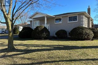 Bungalow for Sale, 7982 Fairfield Place, Niagara Falls, ON