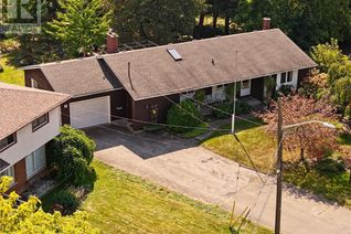 Bungalow for Sale, 2 Henry Street, Niagara-on-the-Lake, ON