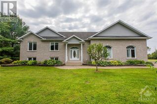 Detached House for Sale, 3782 Etienne Road, Sarsfield, ON