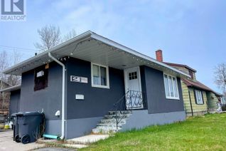 Detached House for Sale, 2 Essa Pl, Manitouwadge, ON