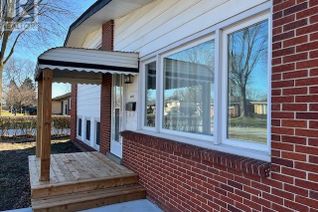 Detached House for Rent, 3401 Roxborough #UPPER, Windsor, ON