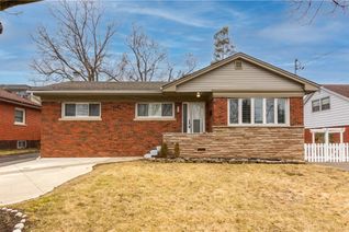 Detached House for Sale, 39 Bland Avenue, Stoney Creek, ON