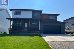 Detached House for Sale, 338w 100 N, Raymond, AB
