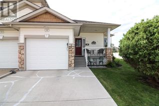 Freehold Townhouse for Sale, 36 Stonegate Crescent Se, Medicine Hat, AB