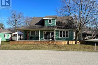 Detached House for Sale, 8 Harbour Park Court, Grand Bend, ON