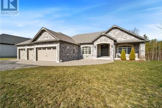 Bungalow for Sale, 121 Mennill Drive Drive, Springwater, ON