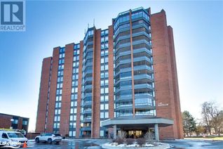 Condo Apartment for Sale, 181 Collier Street Unit# Ph-1502, Barrie, ON