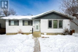 Bungalow for Sale, 1638 7 Avenue, Wainwright, AB