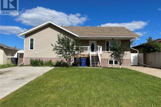 Detached House for Sale, 810 Centre Street, Meadow Lake, SK
