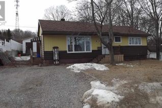 Detached House for Sale, 71 Hutchison Ave, Elliot Lake, ON