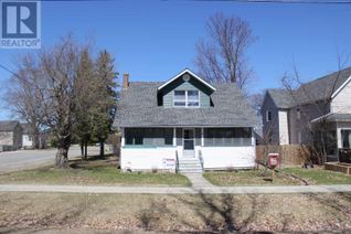 Property for Sale, 111 River Ave E, Rainy River, ON