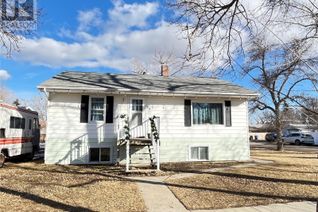 House for Sale, 318 Cypress Street, Maple Creek, SK