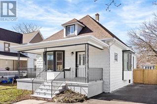 Detached House for Sale, 215 Curry Avenue, Windsor, ON