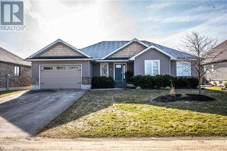 Bungalow for Sale, 524 Wellington Street E, Mount Forest, ON