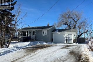 Bungalow for Sale, 822 Main Street, Oxbow, SK