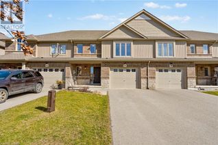 Freehold Townhouse for Sale, 72 Abbott Place, Fonthill, ON