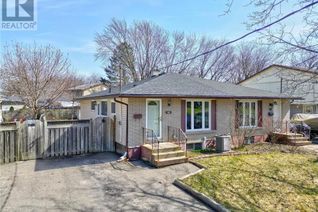 Semi-Detached House for Sale, 18 Louis Avenue, St. Catharines, ON