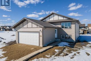 Detached House for Sale, 4424 53 Street, Rocky Mountain House, AB