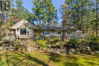 Property for Sale, 2574 Macdonald Dr W, Saanich, BC