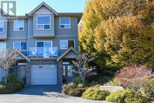 Townhouse for Sale, 2475 Mansfield Dr #4, Courtenay, BC