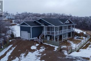 Detached House for Sale, 302 Mckillop Place, Last Mountain Lake East Side, SK