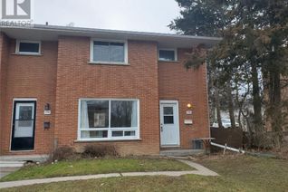Townhouse for Rent, 196 Owen Street, Barrie, ON