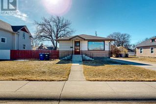 Bungalow for Sale, 330 19th Street, Fort Macleod, AB