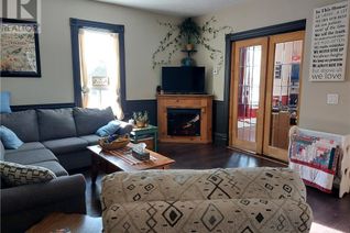House for Sale, 39 Queen Street, Markdale, ON