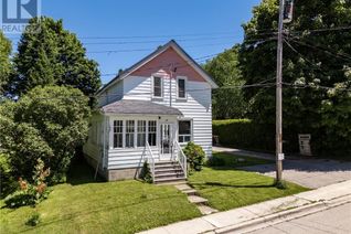 Detached House for Sale, 39 Queen Street, Markdale, ON