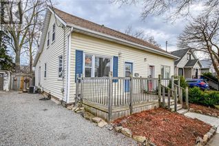 Semi-Detached House for Sale, 30 Henrietta Street, St. Catharines, ON