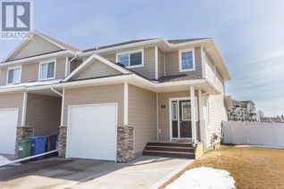 Freehold Townhouse for Sale, 5 Tallman Close, Red Deer, AB