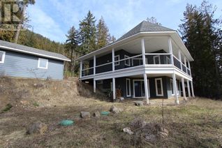 Detached House for Sale, 7465 Crowfoot Drive, Anglemont, BC
