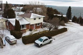 Detached House for Sale, 35 Spragge St, Manitowaning, ON