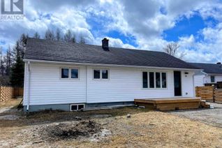 Bungalow for Sale, 70 Neebig Ave, Manitouwadge, ON