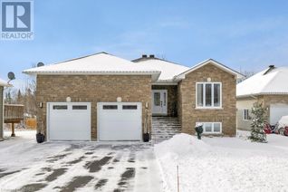 Detached House for Sale, 225 Carmichael Drive, North Bay, ON