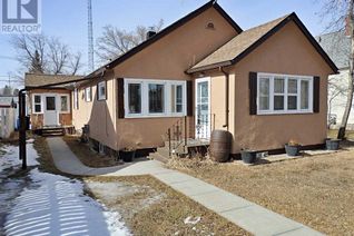 Detached House for Sale, 5128 49 Street, Mannville, AB