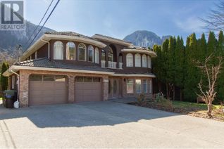 Detached House for Sale, 38304 Westway Avenue, Squamish, BC