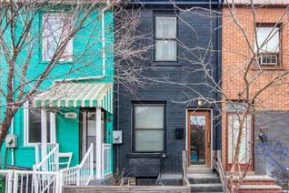 Freehold Townhouse for Sale, 660 Dundas St W, Toronto, ON