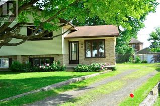 Semi-Detached House for Sale, 26 Carman Court, Iroquois, ON