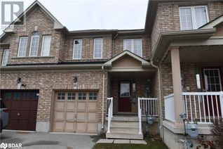 Freehold Townhouse for Sale, 16 Lancaster Court, Barrie, ON