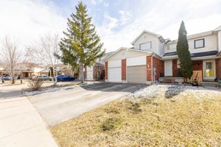 Freehold Townhouse for Sale, 148 Pickett Cres, Barrie, ON