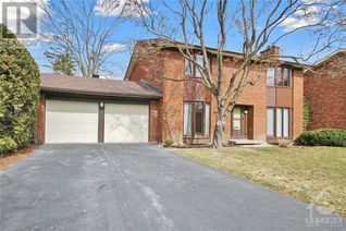 Detached House for Sale, 10 Pentland Crescent, Ottawa, ON