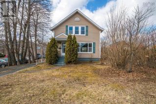 Detached House for Sale, 137 Aberdeen Road, Bridgewater, NS