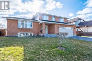 Detached House for Sale, 95 Lakeshore Boulevard, Kingston, ON