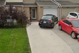 Freehold Townhouse for Sale, 2081 Lanark Crt, Sarnia, ON
