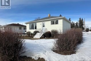 Bungalow for Sale, 402 7th Avenue W, Melville, SK