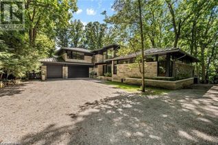 Detached House for Sale, 22 Melrose Drive, Niagara-on-the-Lake, ON