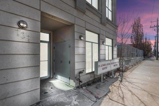 Freehold Townhouse for Rent, 737 Mount Pleasant Rd #200, Toronto, ON